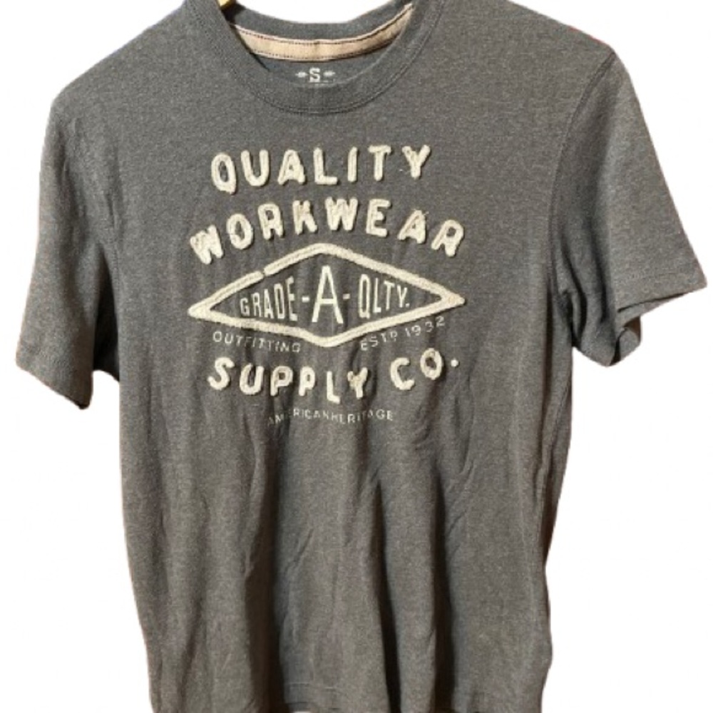 Old Navy Premium Division Embroidered Gray Short Sleeve Graphic Tee Shir…